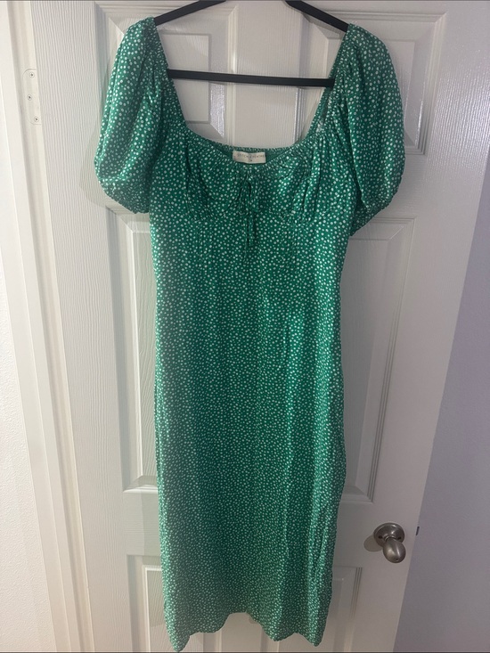 Stitch & Feather Dresses & Skirts - Green Puff-Sleeve Midi Dress